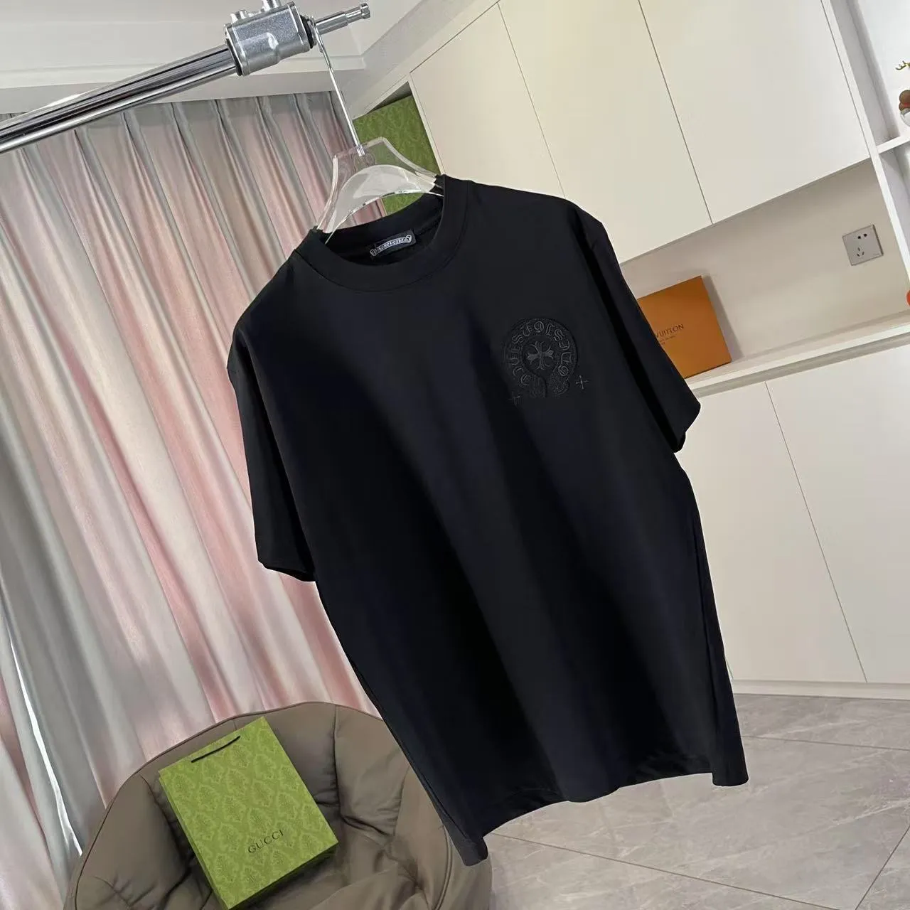 🅿️200 ch Cro* 2025 spring and summer new style Sanskrit horseshoe cross laser patch embroidery short-sleeved t-shirt custom fabric 300g same style for men and women Size: S M L XL XXL Five codes Color: black white